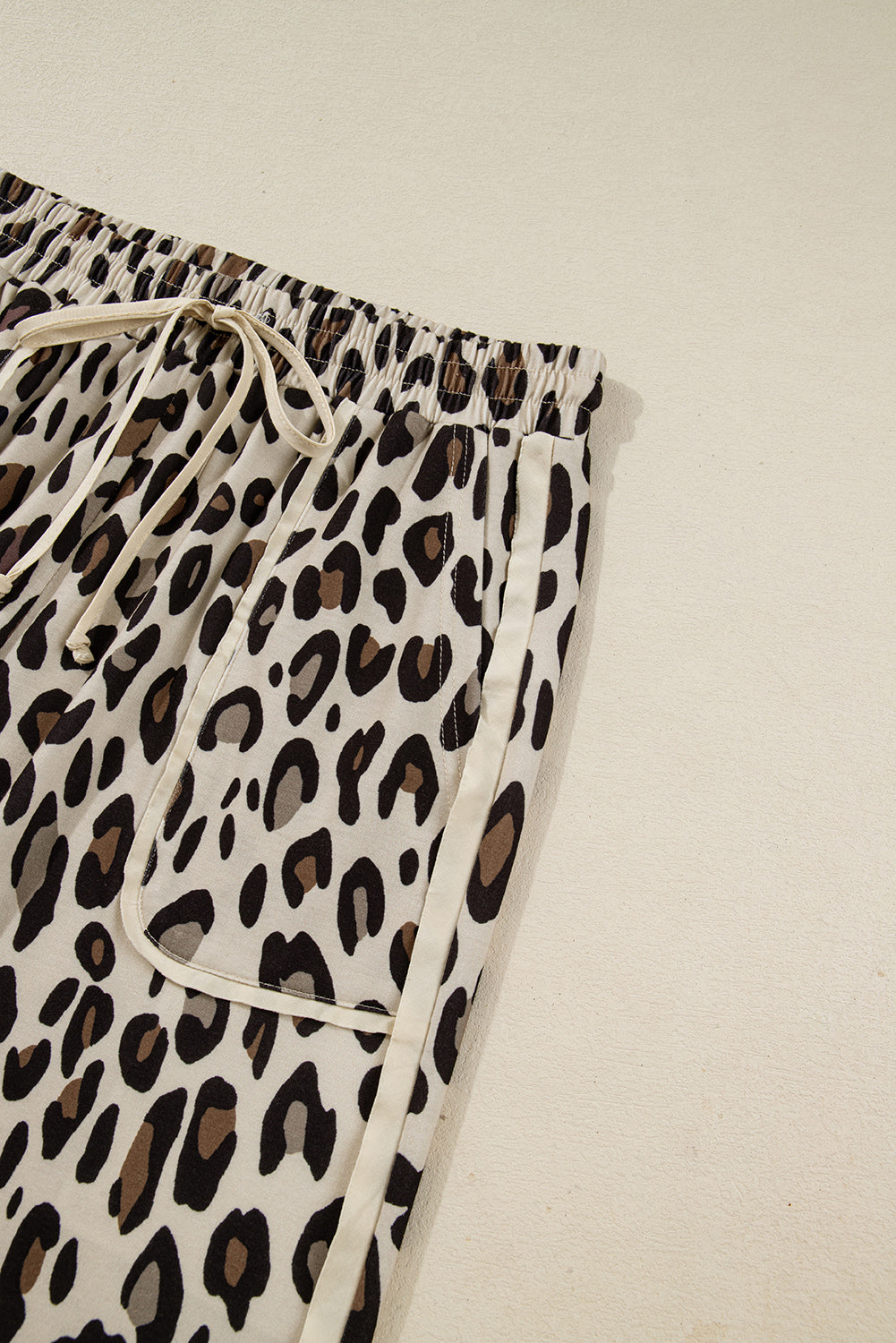Khaki Exposed Seam Patched Pocket Plus Size Drawstring Leopard Wide Leg Pants