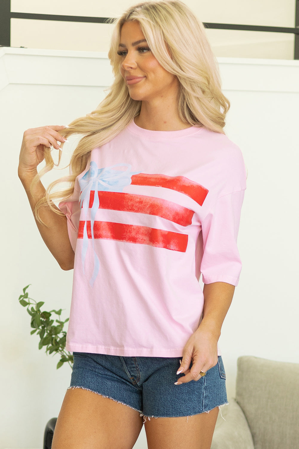 Myosotis Flag Bow Graphic Crewneck Tee