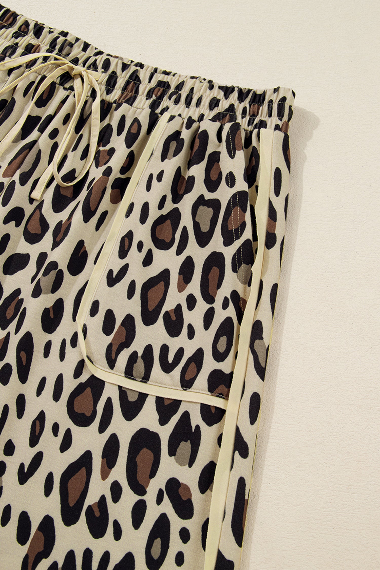 Khaki Exposed Seam Patched Pocket Plus Size Drawstring Leopard Wide Leg Pants