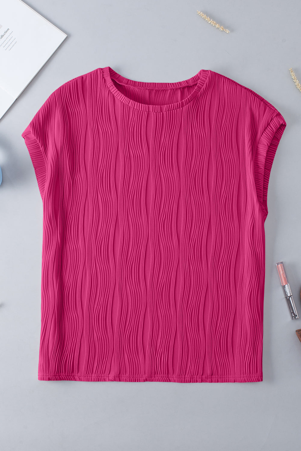 Black Solid Color Wavy Textured Plus Size Tee