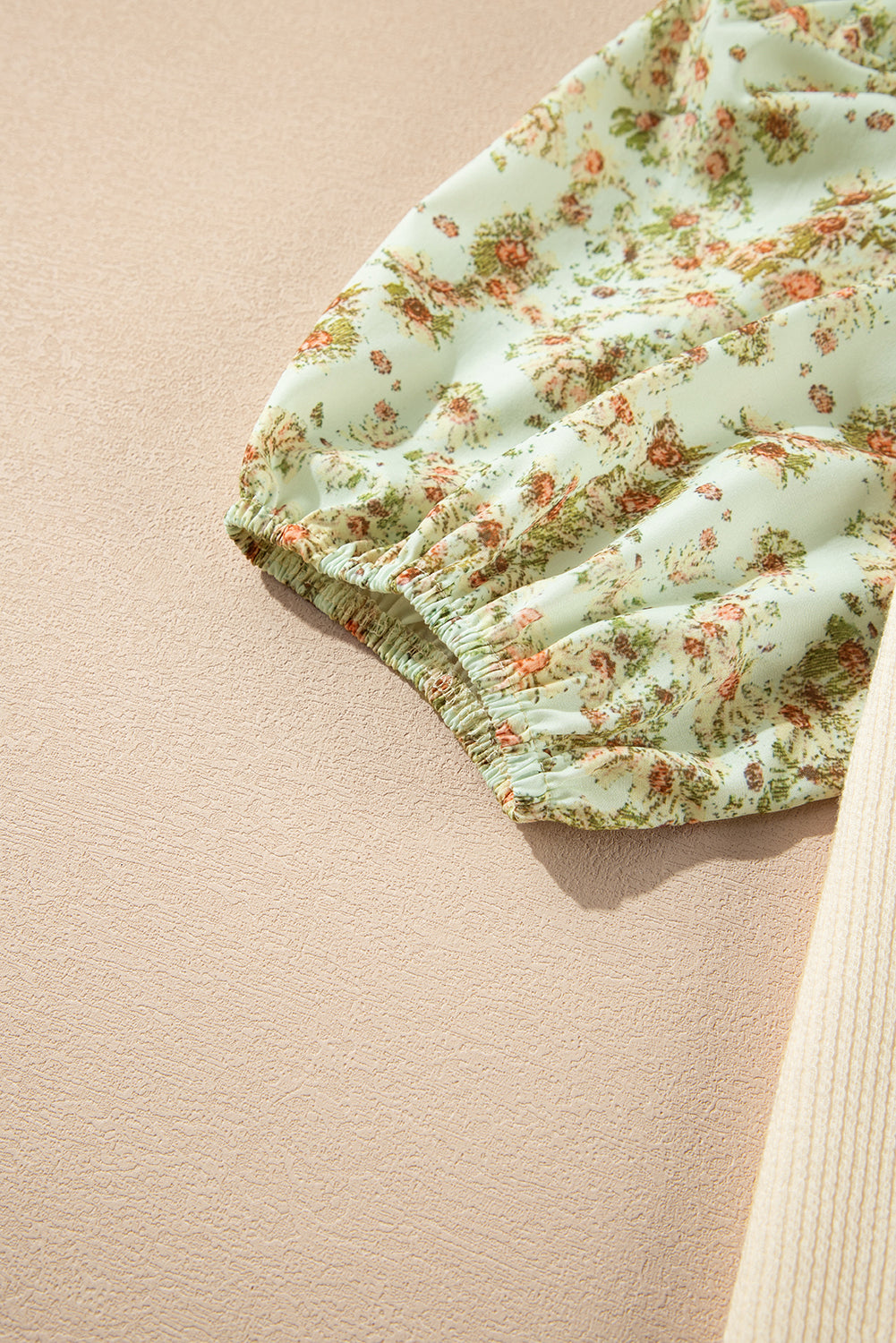 Beige Contrast Floral Bubble Sleeve Patchwork Ribbed Top