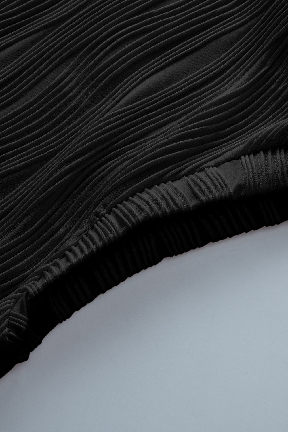 Black Solid Color Wavy Textured Plus Size Tee
