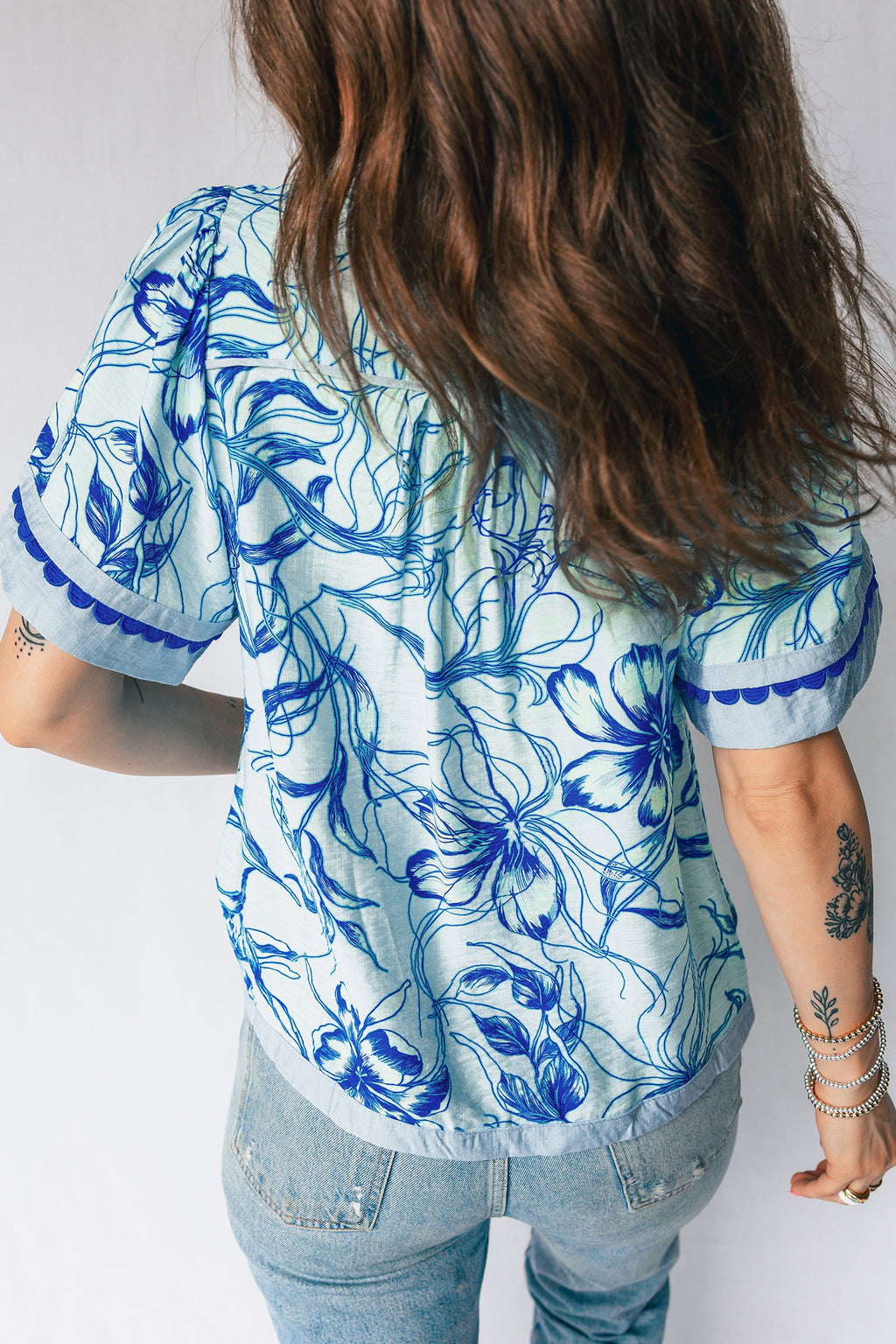 Sky Blue Plus Size Scalloped Trim Floral Short Sleeve Blouse