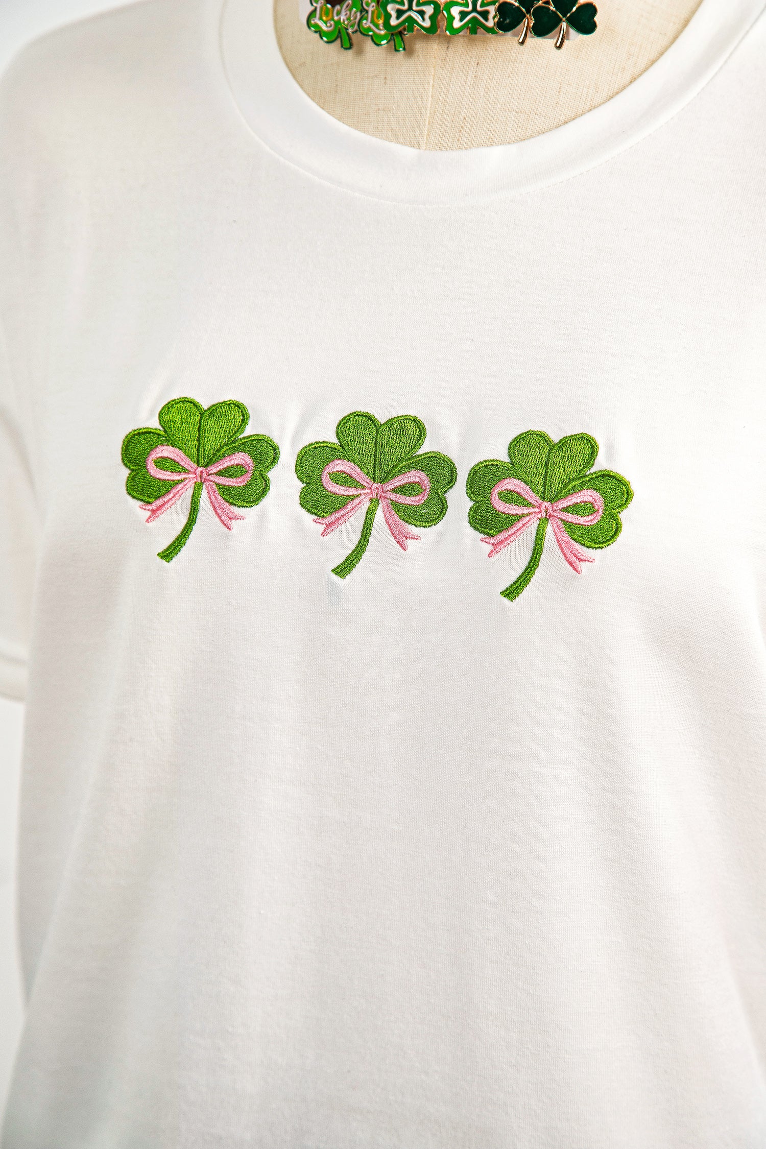 White Ribbon Bow Clover Embroidered Casual T Shirt