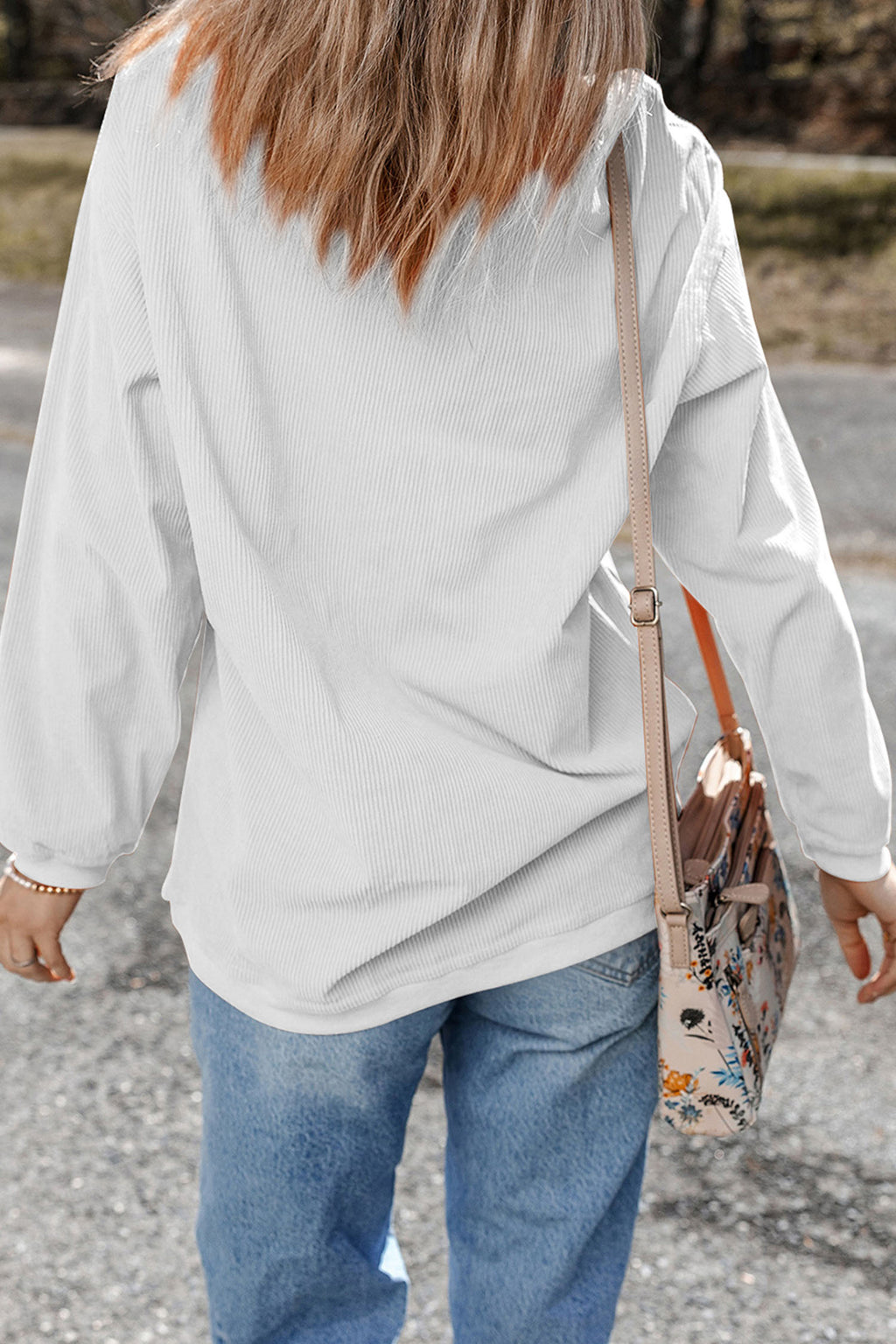 White Corded Ribbed XOXO Bow Print Embroidered Patch Graphic Sweatshirt