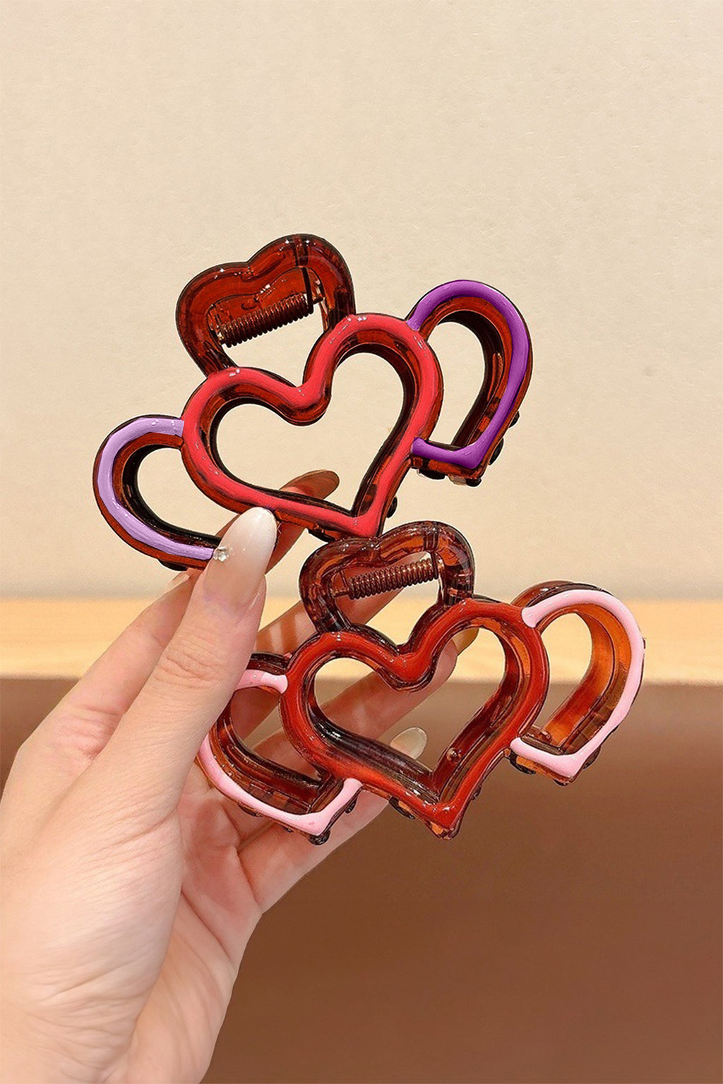 Bonbon Hollowed Heart Design Color Contrasted Acrylic Hair Claw Clip