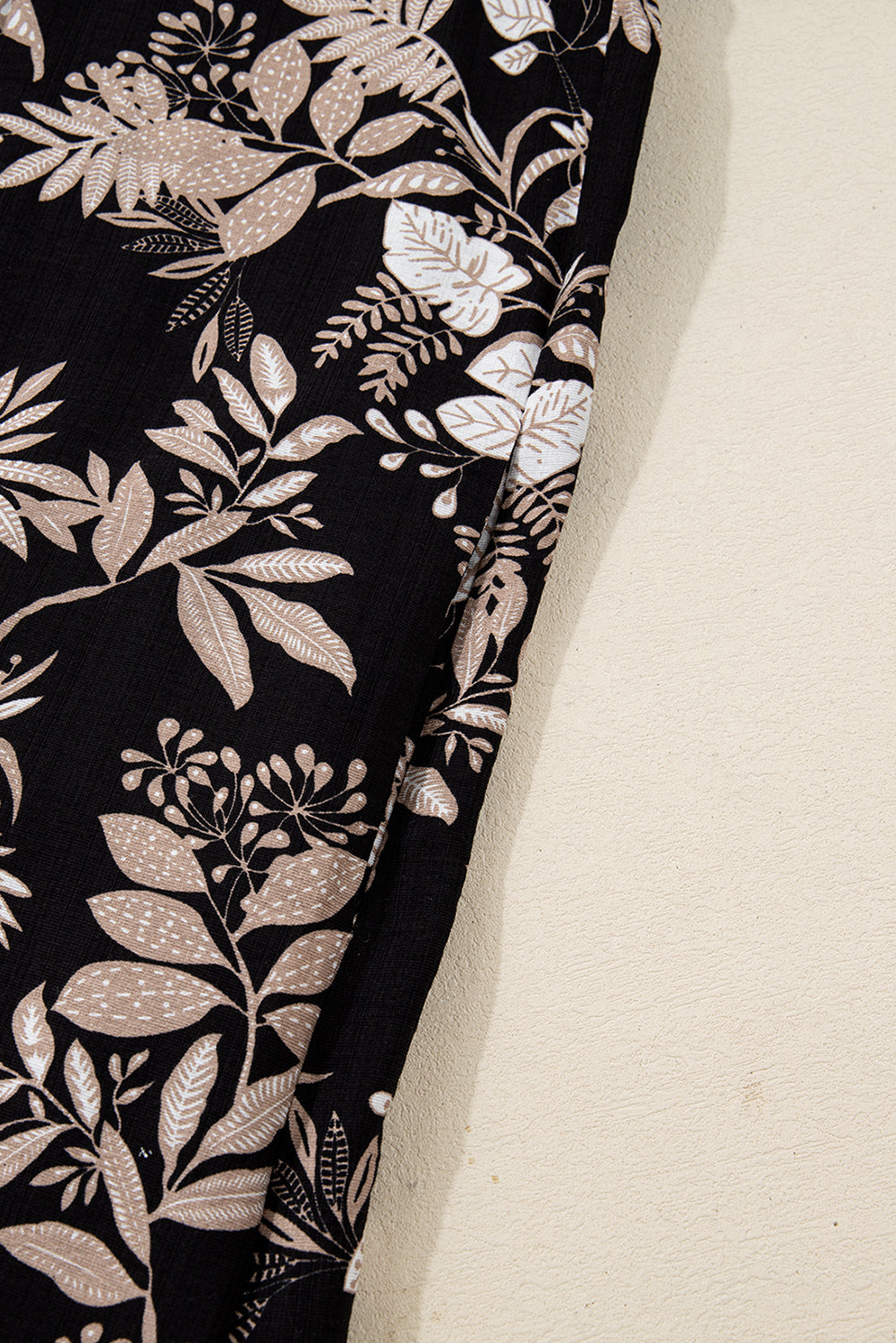 Black 3/4 Sleeve Botanical Print Split Neck Loose Mini Dress
