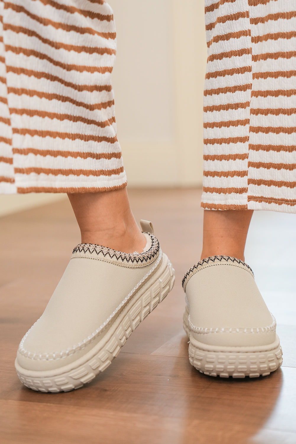 Coffee Contrast Stitch Detail Faux Suede PU Patchwork Plush Winter Clog Slippers