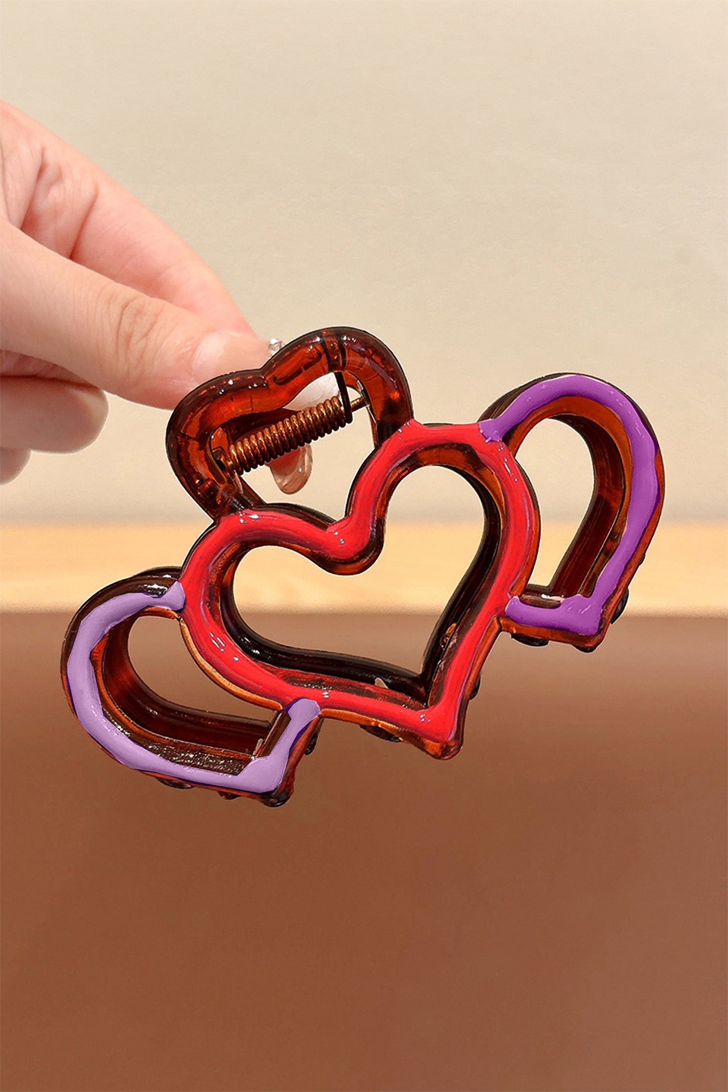 Bonbon Hollowed Heart Design Color Contrasted Acrylic Hair Claw Clip