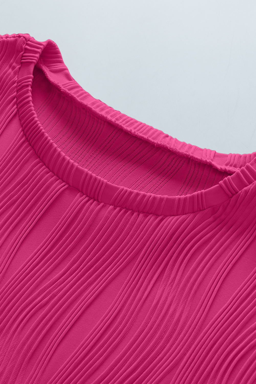 Black Solid Color Wavy Textured Plus Size Tee
