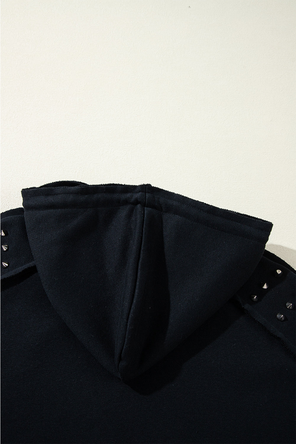 Fushia Solid Color Rivet Stud Raglan Sleeve Hoodie with Pocket