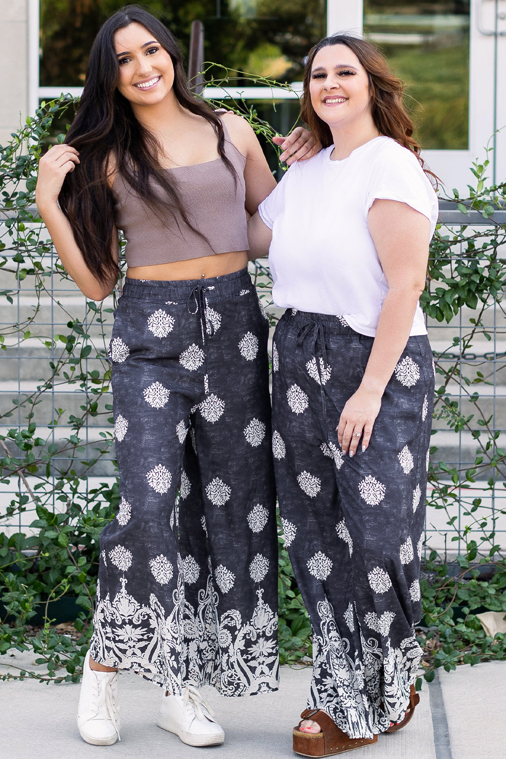 Black Plus Size Geometric Ethnic Print Drawstring Wide Leg Pants