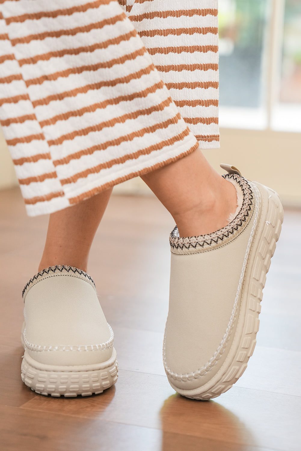 Coffee Contrast Stitch Detail Faux Suede PU Patchwork Plush Winter Clog Slippers