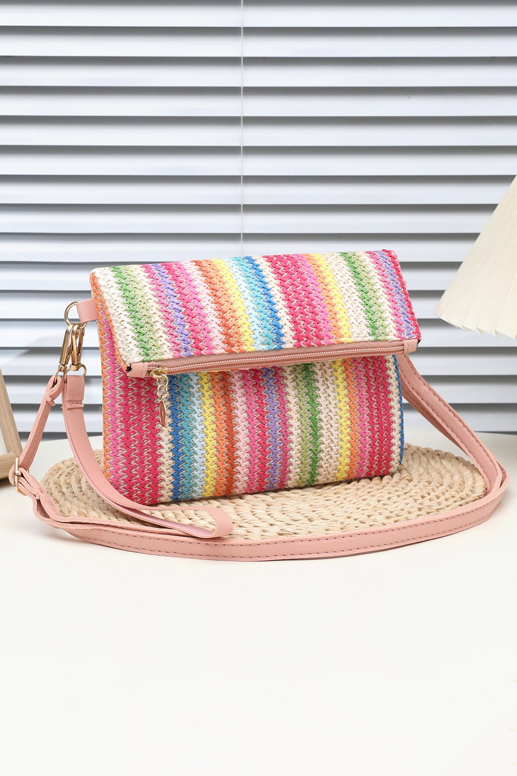 White Daisy Flower Straw Woven Zip Folded Magnetic Button Shoulder Bag