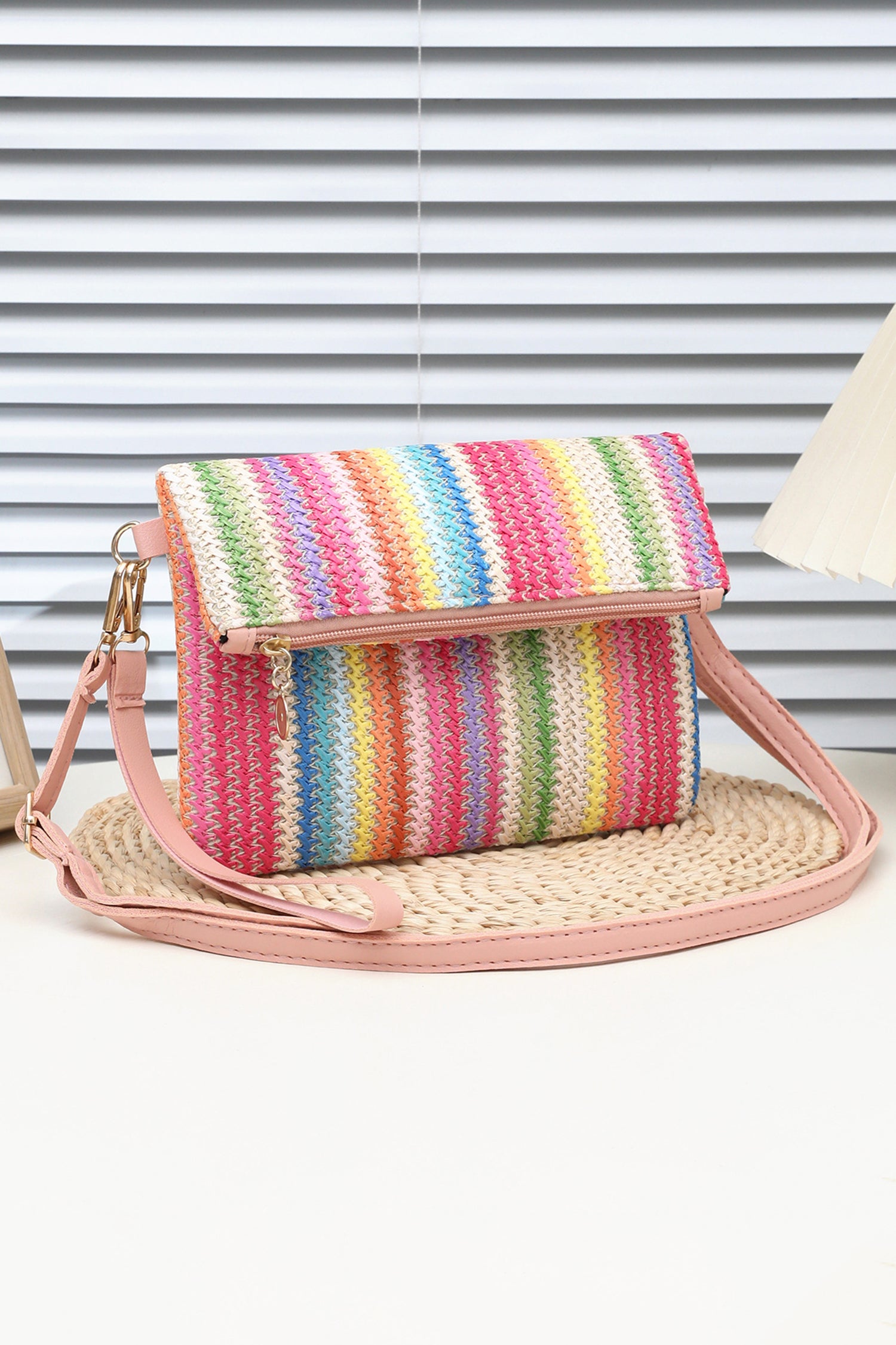 White Daisy Flower Straw Woven Zip Folded Magnetic Button Shoulder Bag