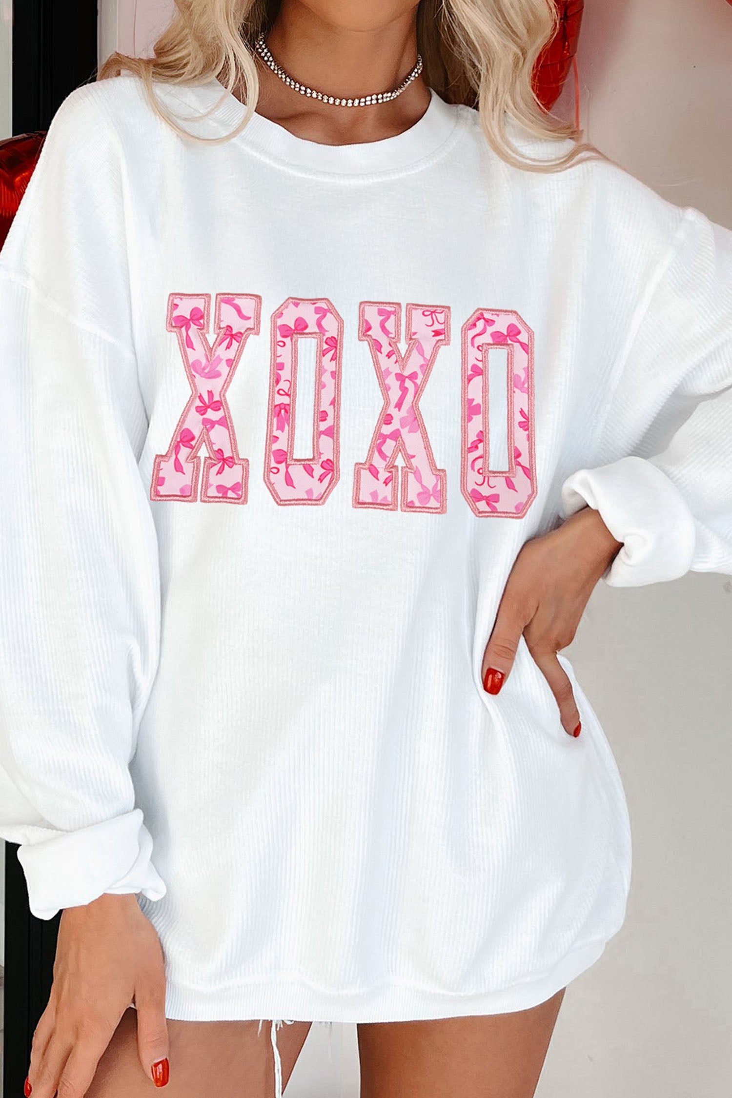 White Corded Ribbed XOXO Bow Print Embroidered Patch Graphic Sweatshirt