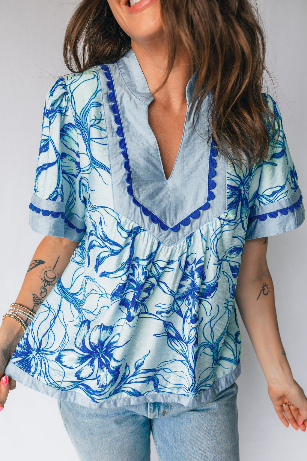 Sky Blue Plus Size Scalloped Trim Floral Short Sleeve Blouse