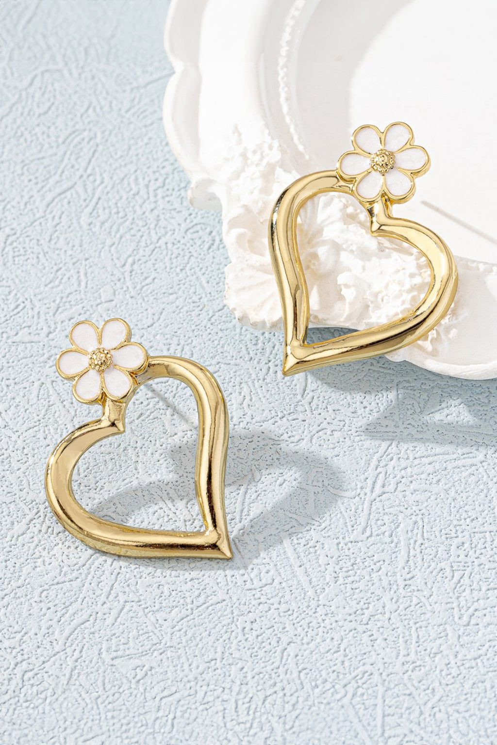 Gold Daring Hollowed Heart Dainty Flower Studded Earrings