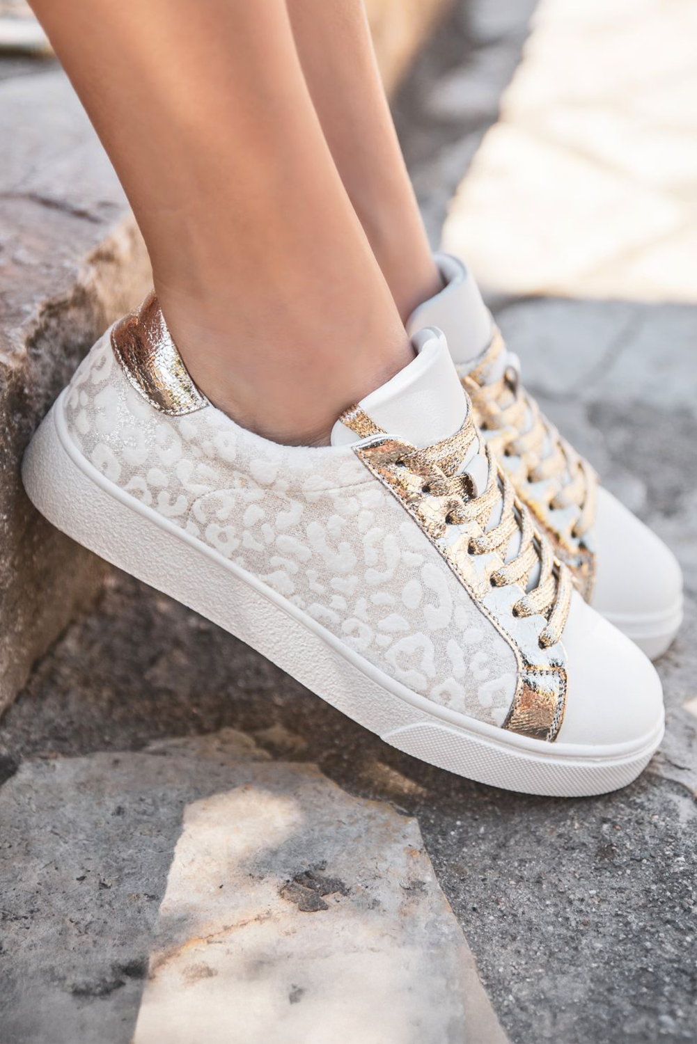 Dearlove Gold Glitter Star Patchwork PU Leather Lace-up Sneakers