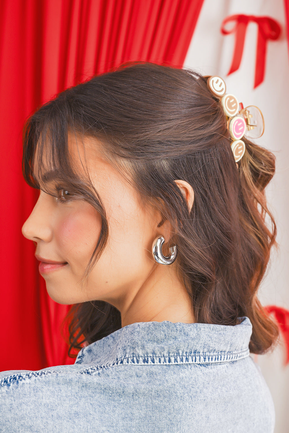 Parchment Little Smiley Face 90s Vibes Hair Claw Clip