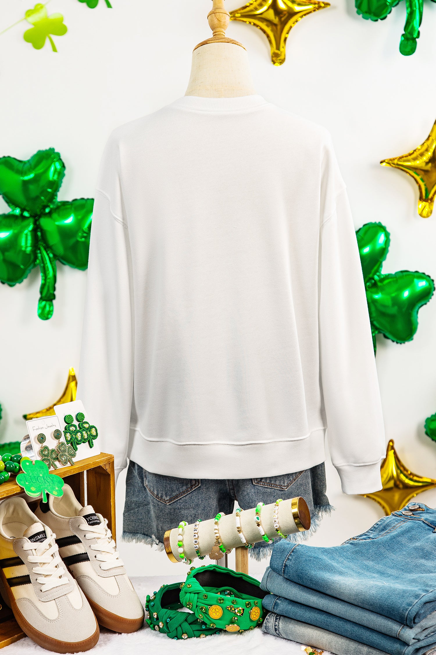 White IRELAND Color Block Embroidered Heart Graphic Pullover Sweatshirt