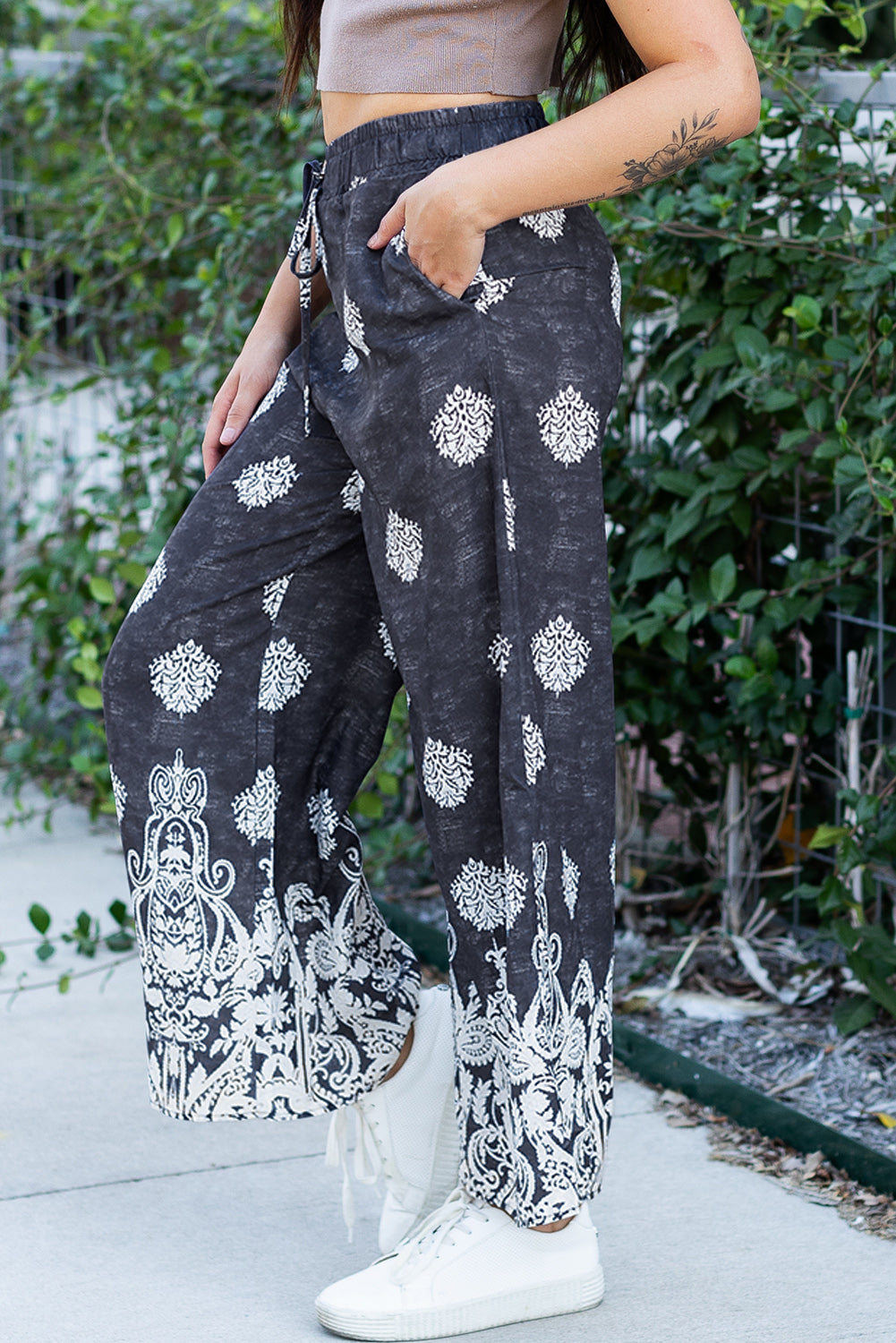 Black Plus Size Geometric Ethnic Print Drawstring Wide Leg Pants