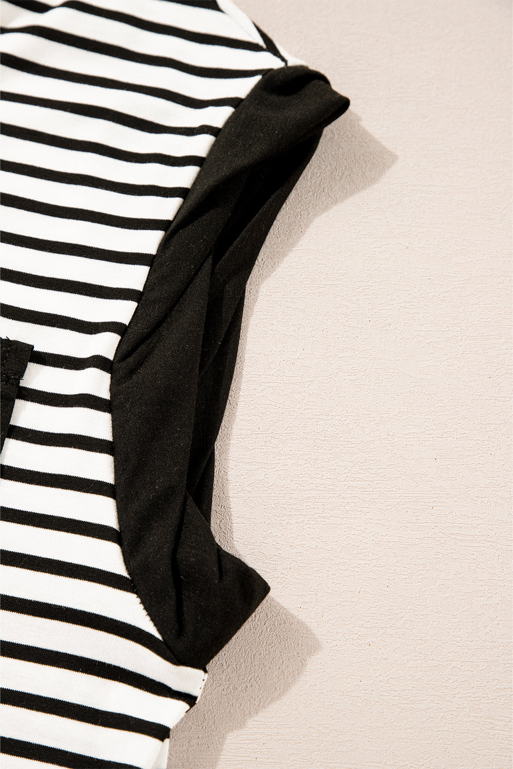 Red Stripe Chest Pocket Patch Round Neck Tank Top