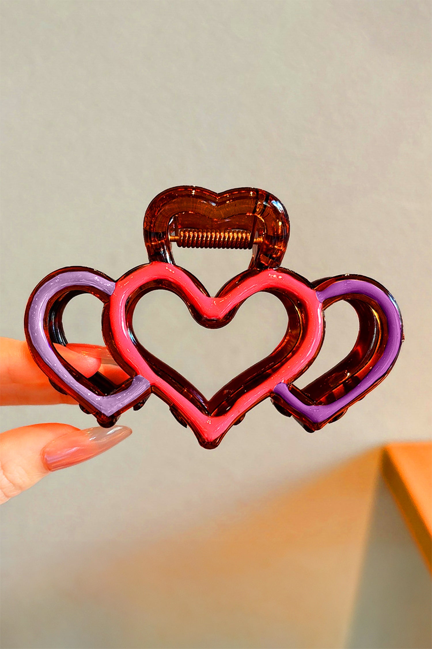 Bonbon Hollowed Heart Design Color Contrasted Acrylic Hair Claw Clip