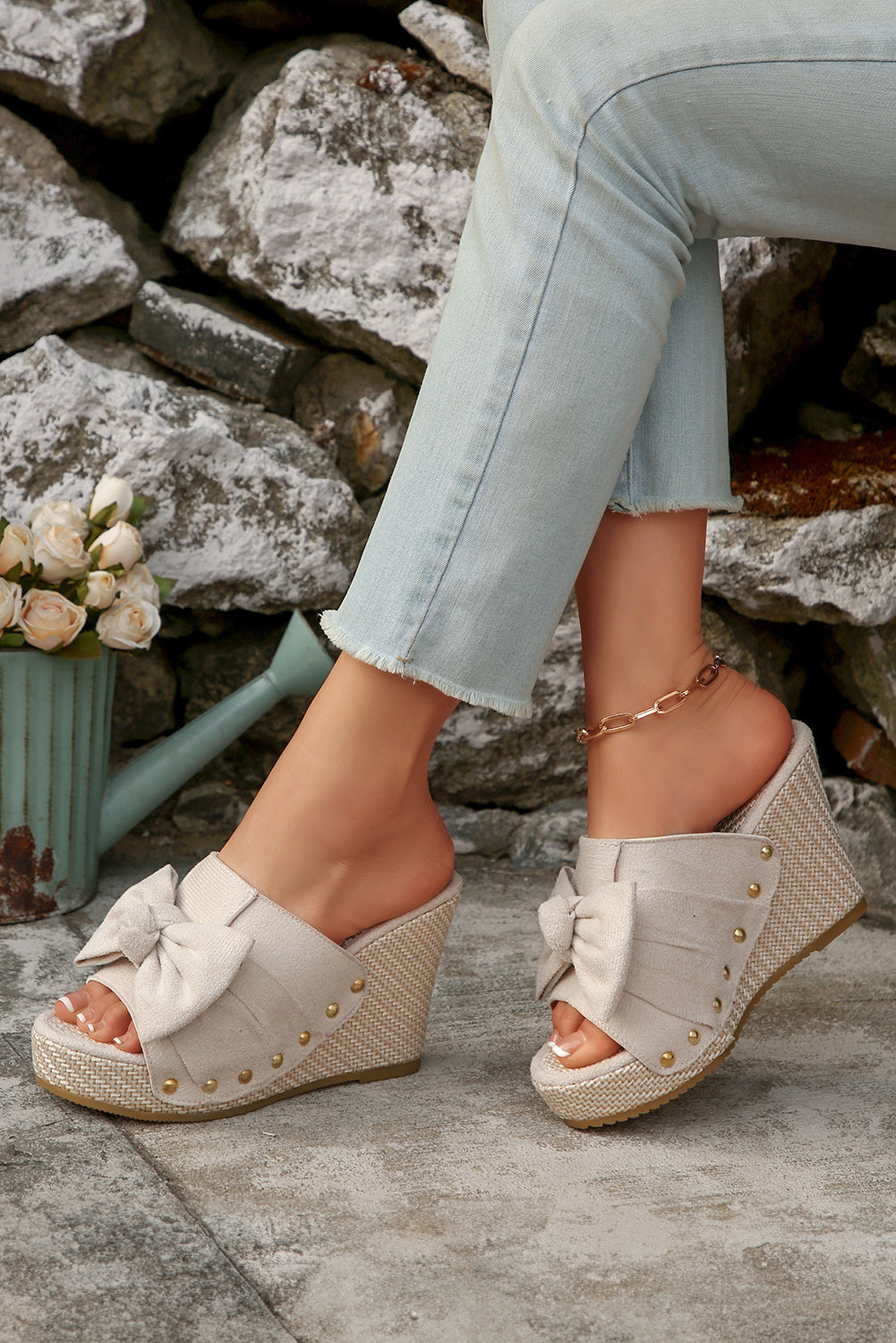 White Bow Knot Decor Faux Suede Woven Wedge Slippers