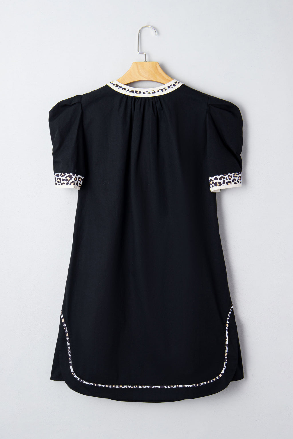 Buckskin Contrast Leopard Trim Split Neck Puff Sleeve Blouse