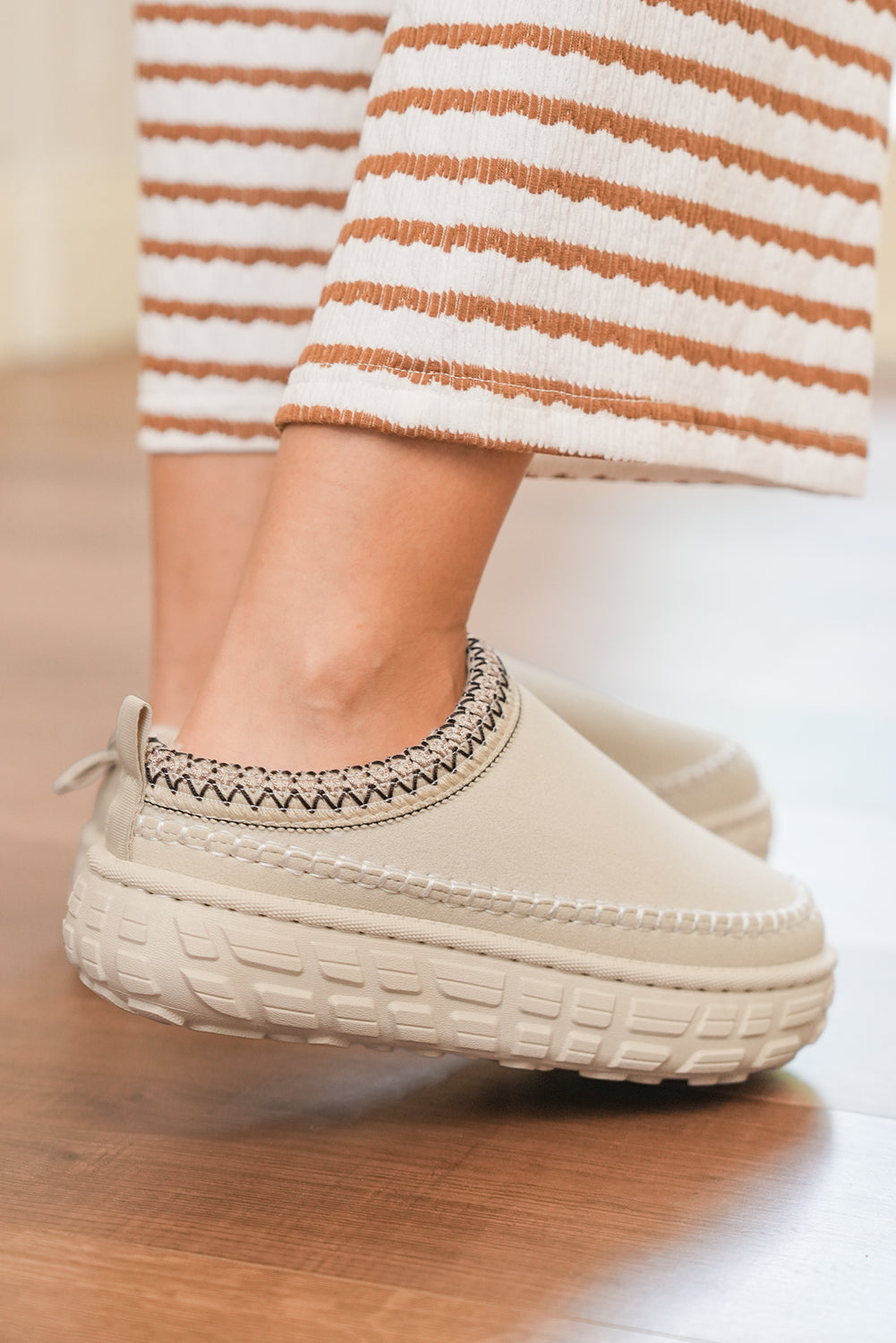 Coffee Contrast Stitch Detail Faux Suede PU Patchwork Plush Winter Clog Slippers
